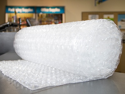 Rollo de envoltorio de pl&aacute;stico de burbuja